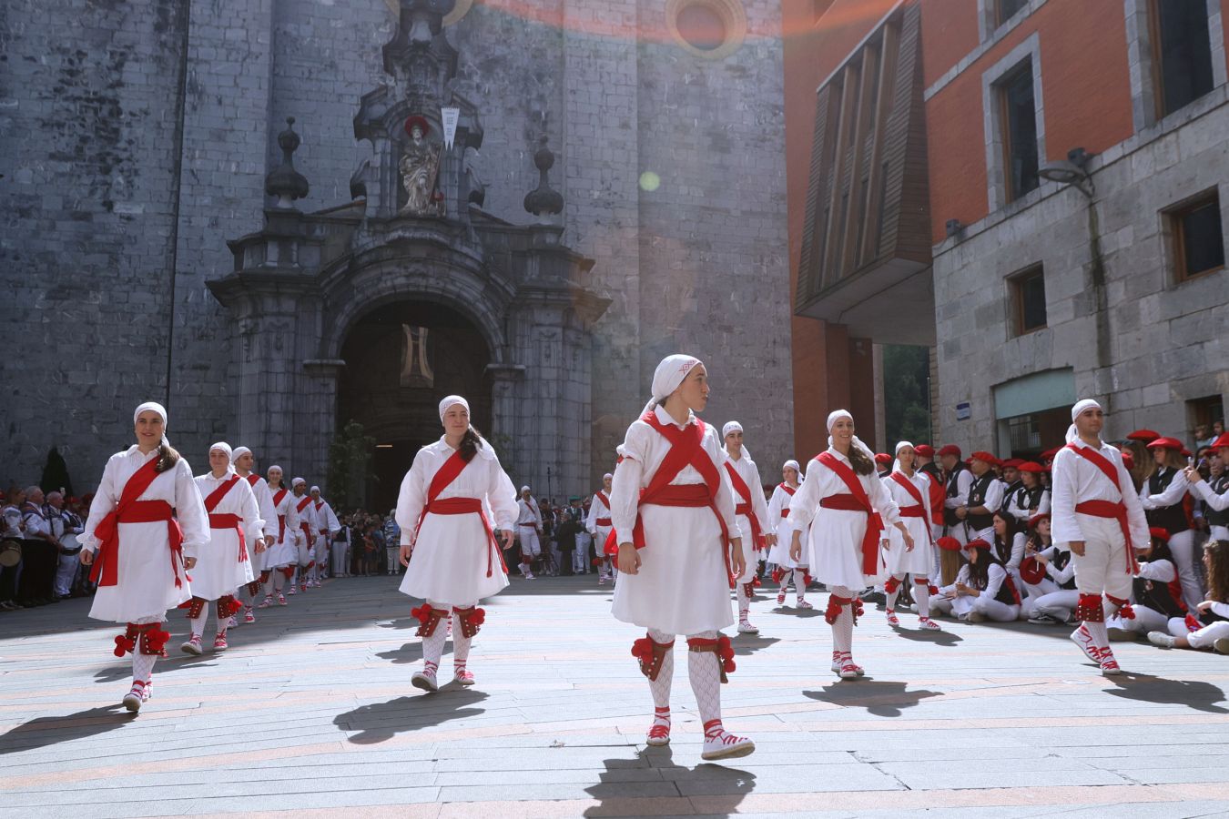 San Juan llega bajo el sol