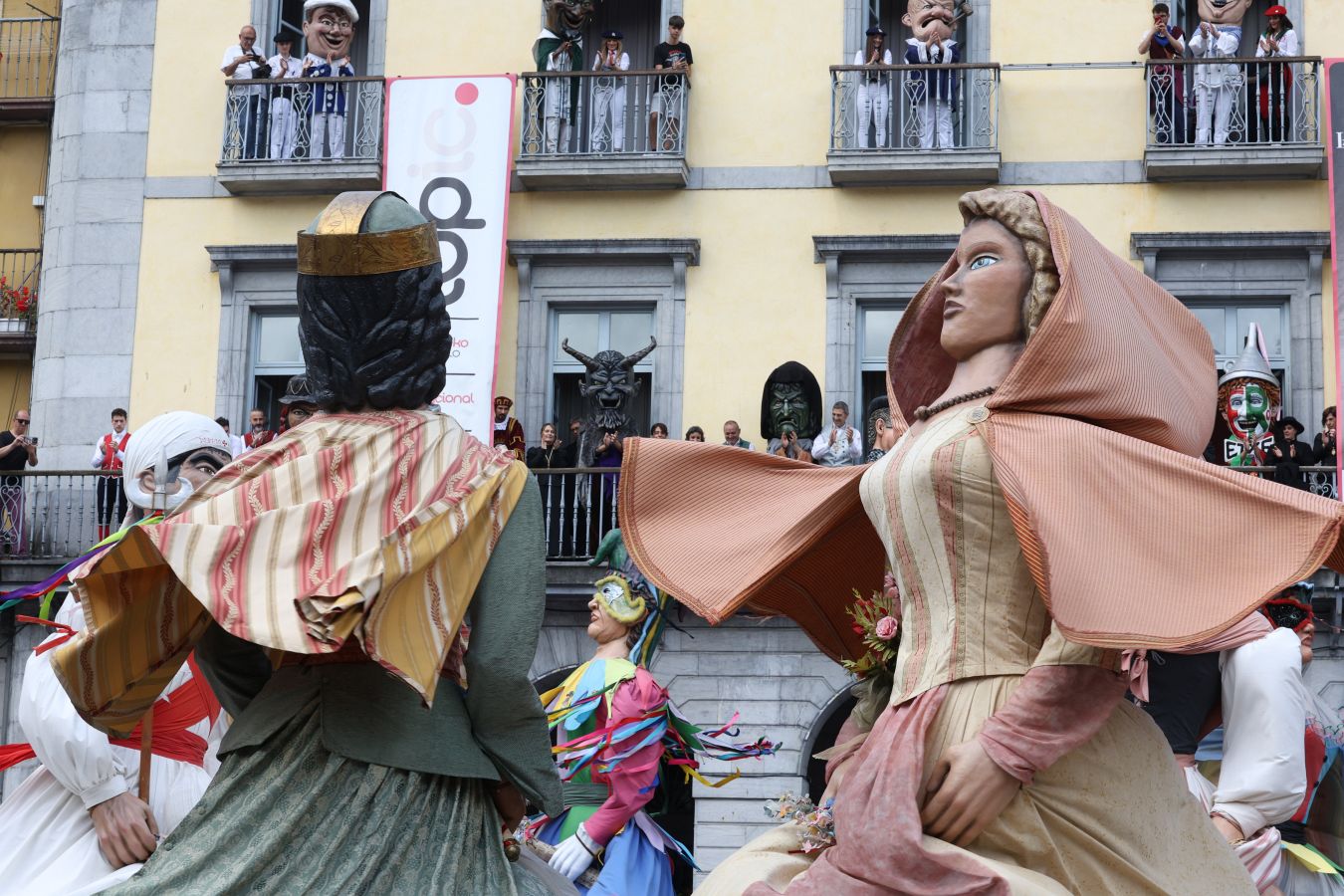 San Juan llega bajo el sol