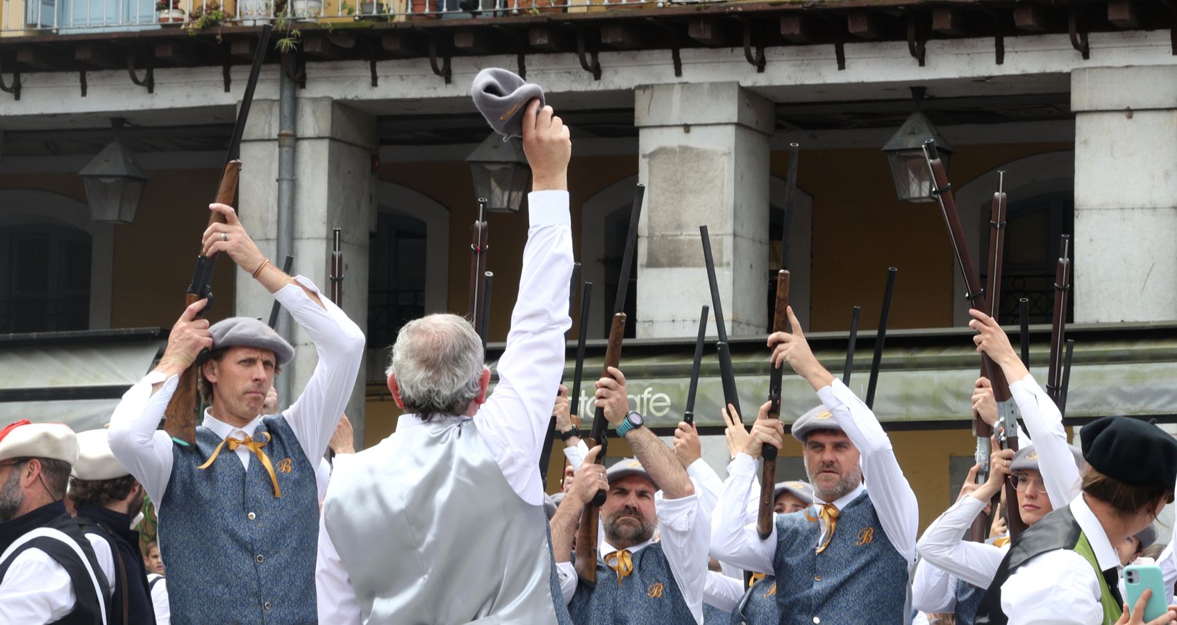 San Juan llega bajo el sol