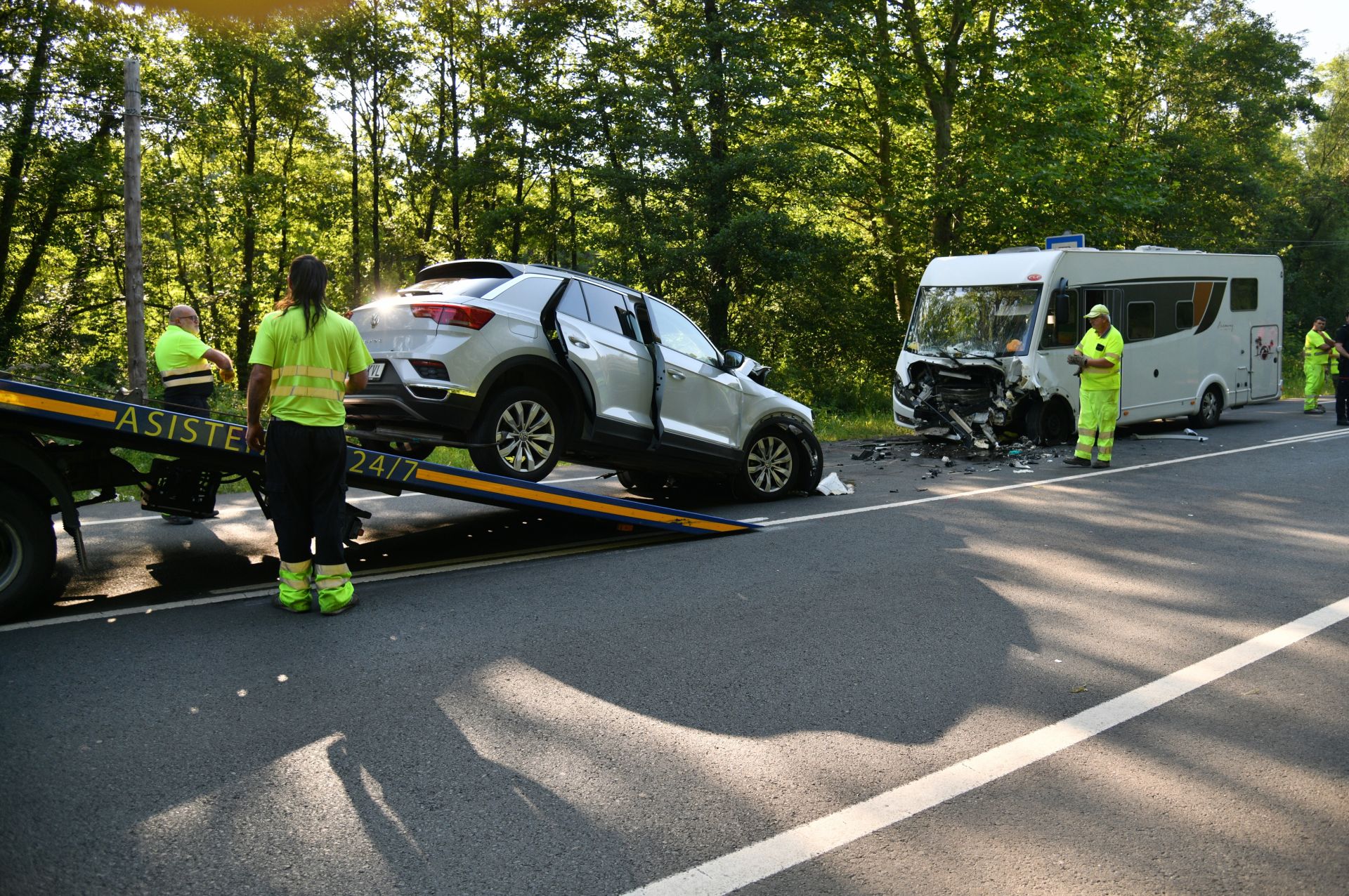 El turismo y la autocaravana implicadas en el accidente