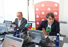 La rueda de prensa del director general de la Cámara, Javier Zubia, y del responsable de márketing e innovación, Iñigo Muguruza.