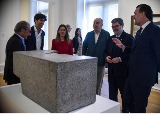 A la presentación asistieron Luis Chillida, presidente de la Fundación Eduardo Chillida Pilar Belzunce; Nora Sarasola, directora Obra Social Fundación Bancaria BBK; Javier González de Durana, comisario de la exposición; Juan Mari Aburto, alcalde y presidente del Patronato de la Fundación Museo de Bellas Artes de Bilbao y Miguel Zugaza, director de la pinacoteca.