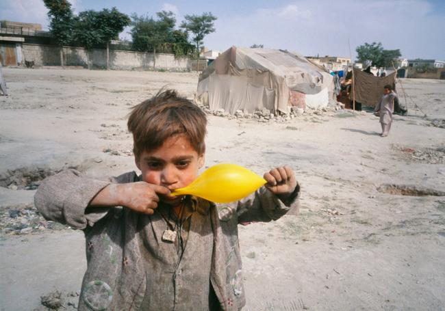 Foto hecha por Nara en su viaje a Kabul en 2002, en plena operación estadounidense contra los talibanes.