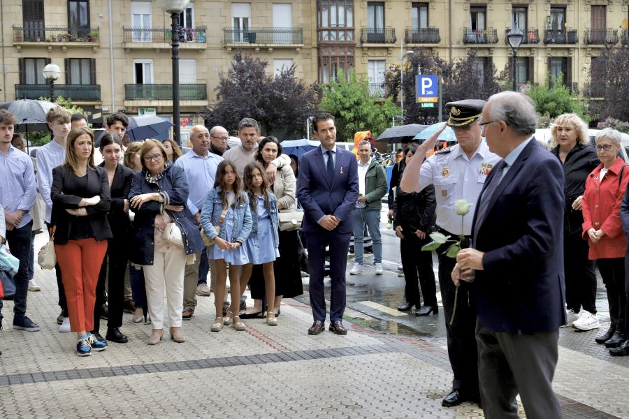 Donostia rinde tributo a la memoria de Manuel Orcera