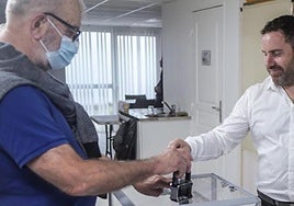 El abertzale Peio Dufau, candidato del Nuevo Frente Popular por la comarca de Hendaia.