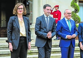 El lehendakari, en Ajuria Enea con la diputada general vizcaína, Elixabete Etxanobe, el alavés Ramiro González y la guipuzcoana Eider Mendoza.