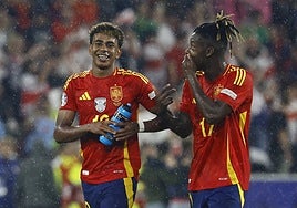 Lamine Yamal y Nico Williams en un momento del duelo del pasado domingo ante Georgia en la Eurocopa.