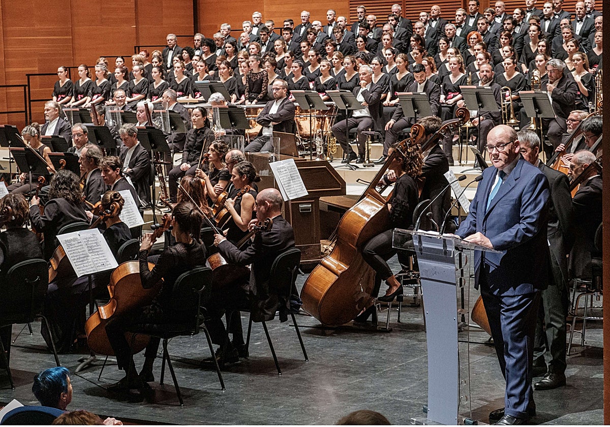 Antxon Elósegui en su presentación como presidente, en el concierto de socios, el pasado noviembre en el Kursaal.
