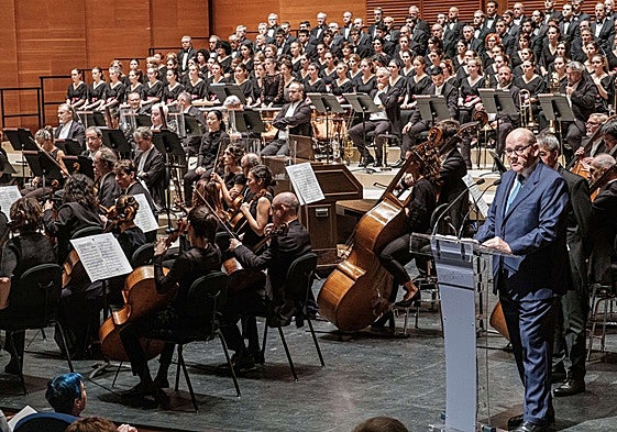 Antxon Elósegui en su presentación como presidente, en el concierto de socios, el pasado noviembre en el Kursaal.