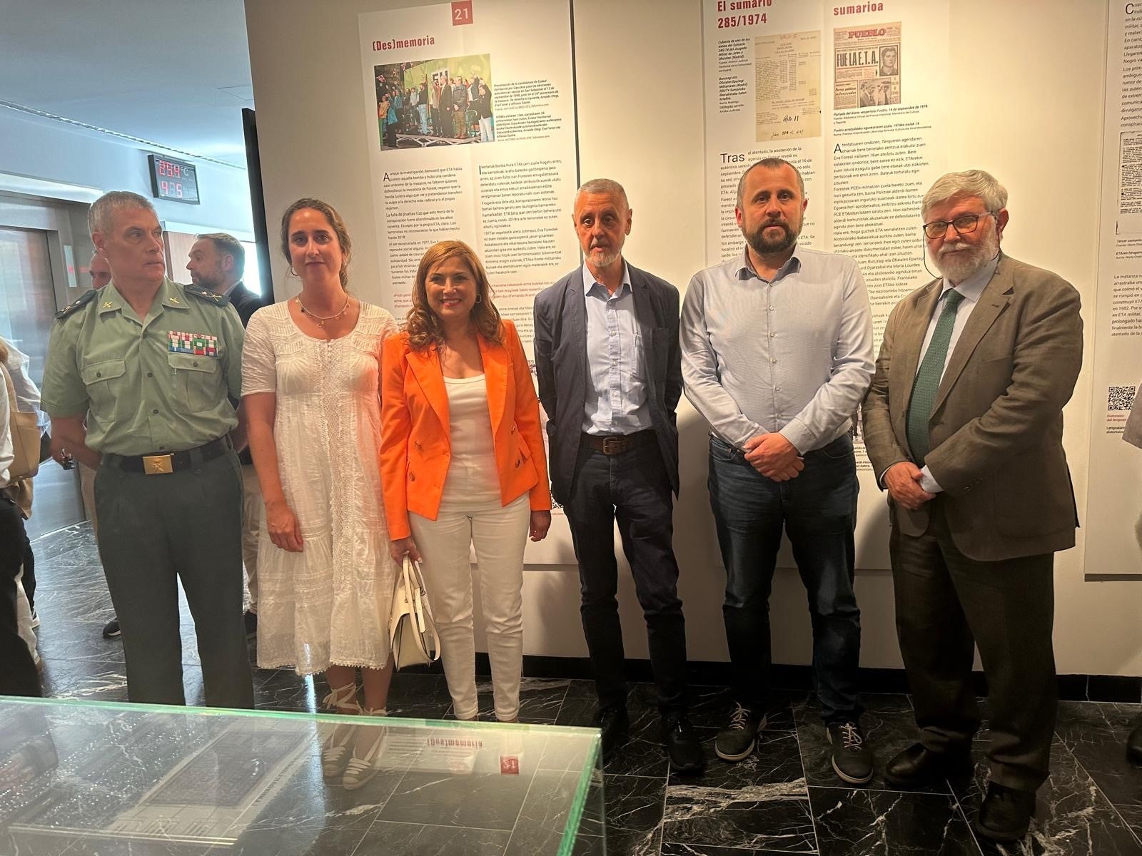 La consejera de Justicia y Derechos Humanos del Gobierno Vasco, María Jesús San José, ha participado en la inauguración la exposición «Rolando 2:15-2:45. 50 años de la primera masacre de ETA», organizada por el Centro Memorial de Víctimas del Terrorismo