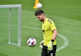 Luca Zidane durante la sesión a puerta abierta en Ipurua, previo al encuentro de vuelta del play-off.