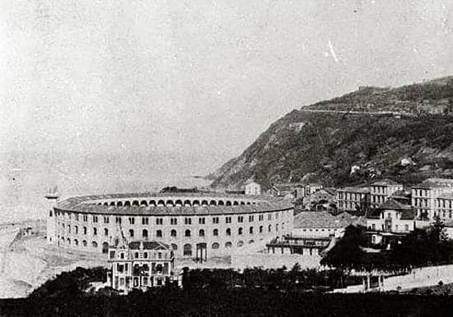 Exterior de la plaza del Chofre.