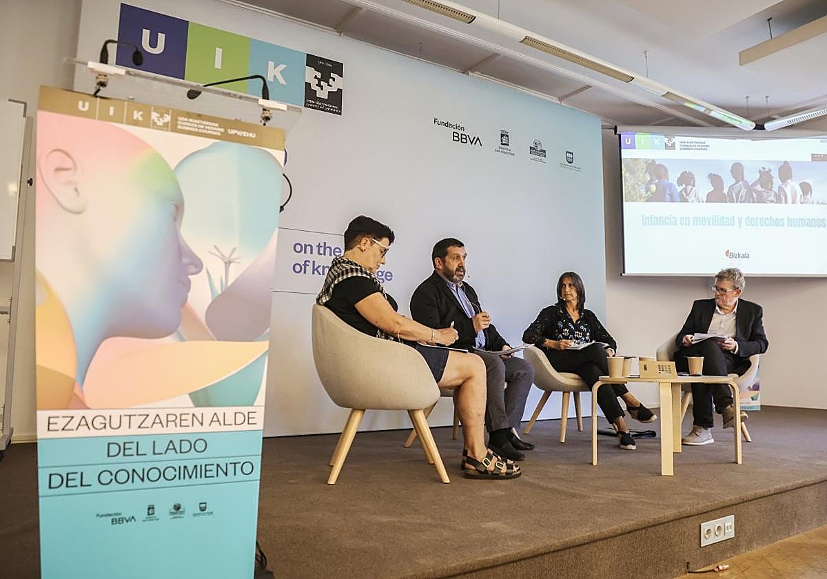 Ana Elena Altuna, David Bartolomé, Mª Carmen Rubio y Mikel Mazkiaran, ayer en el Palacio Miramar.