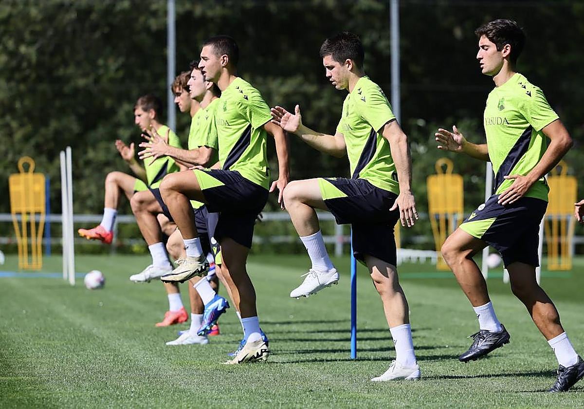 Igor Zubeldia en el entrenamiento de este lunes en Zubieta