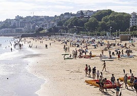 Así lucía la playa de Ondarreta en este miércoles de temperaturas cálidas.