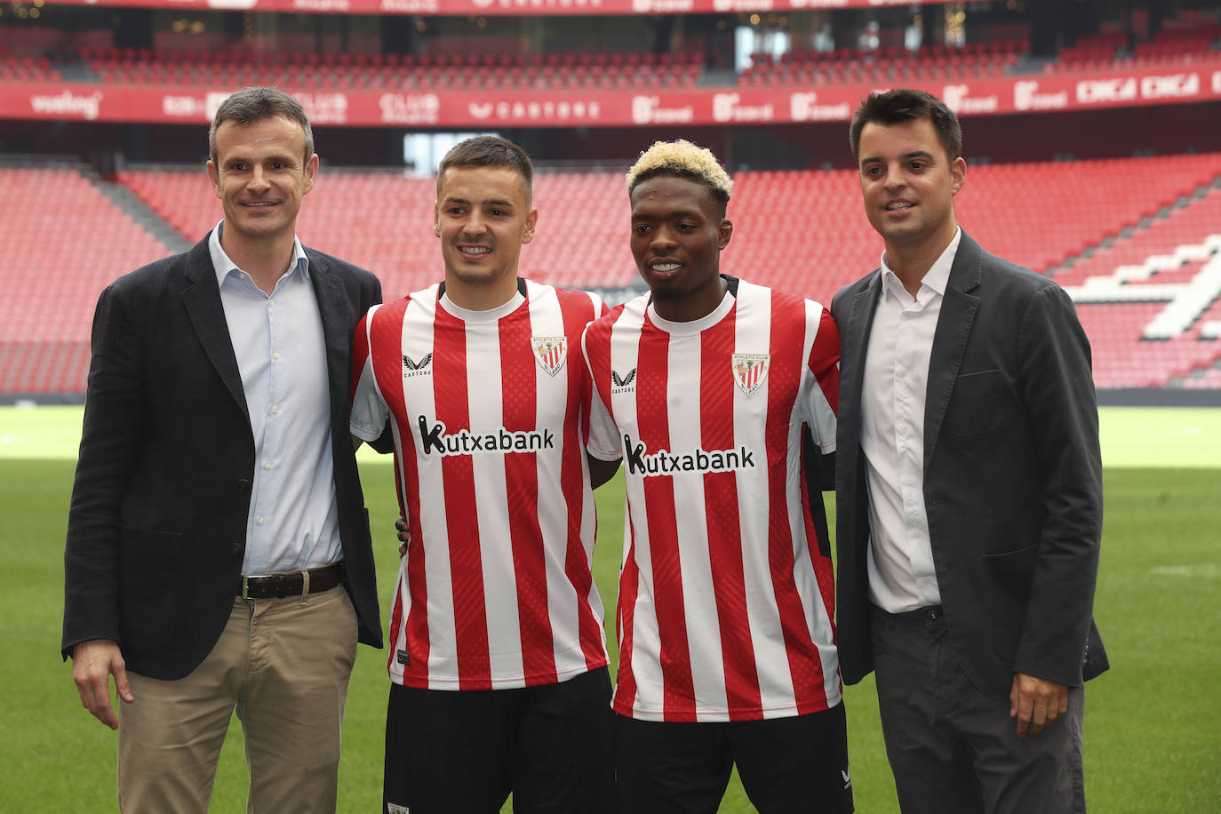 Uriarte, Gorosabel, Djaló y González, en el césped de San Mamés.