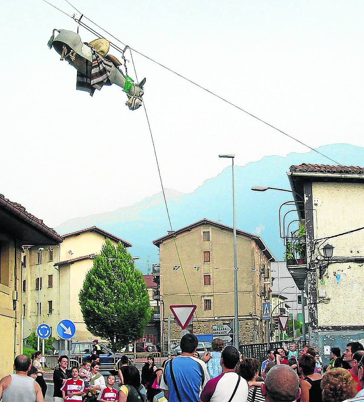 Vista atrás. El astotrasto en 2004, cuando bajaba a Portalekua.