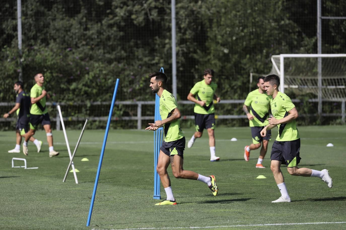 El equipo completa su primera jornada de trabajo