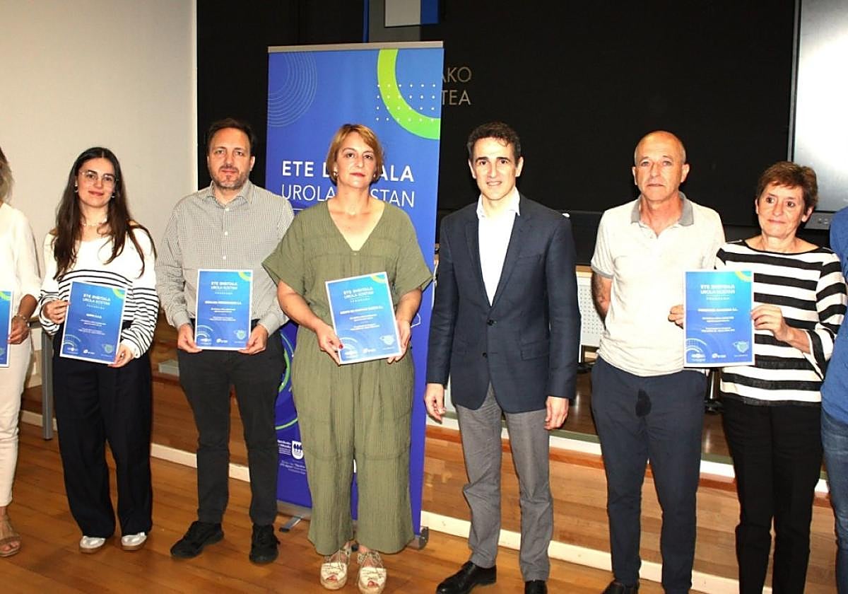 Egitasmoan partaide izan diren enpresetako ordezkariak.