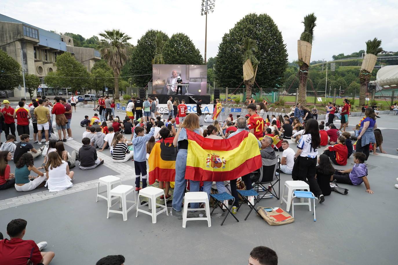 Las imágenes del ambiente para ver la final de la Eurocopa en Anoeta