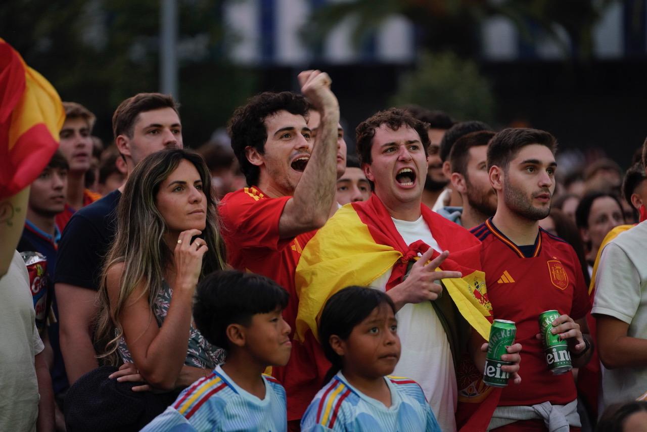 Las imágenes del ambiente para ver la final de la Eurocopa en Anoeta