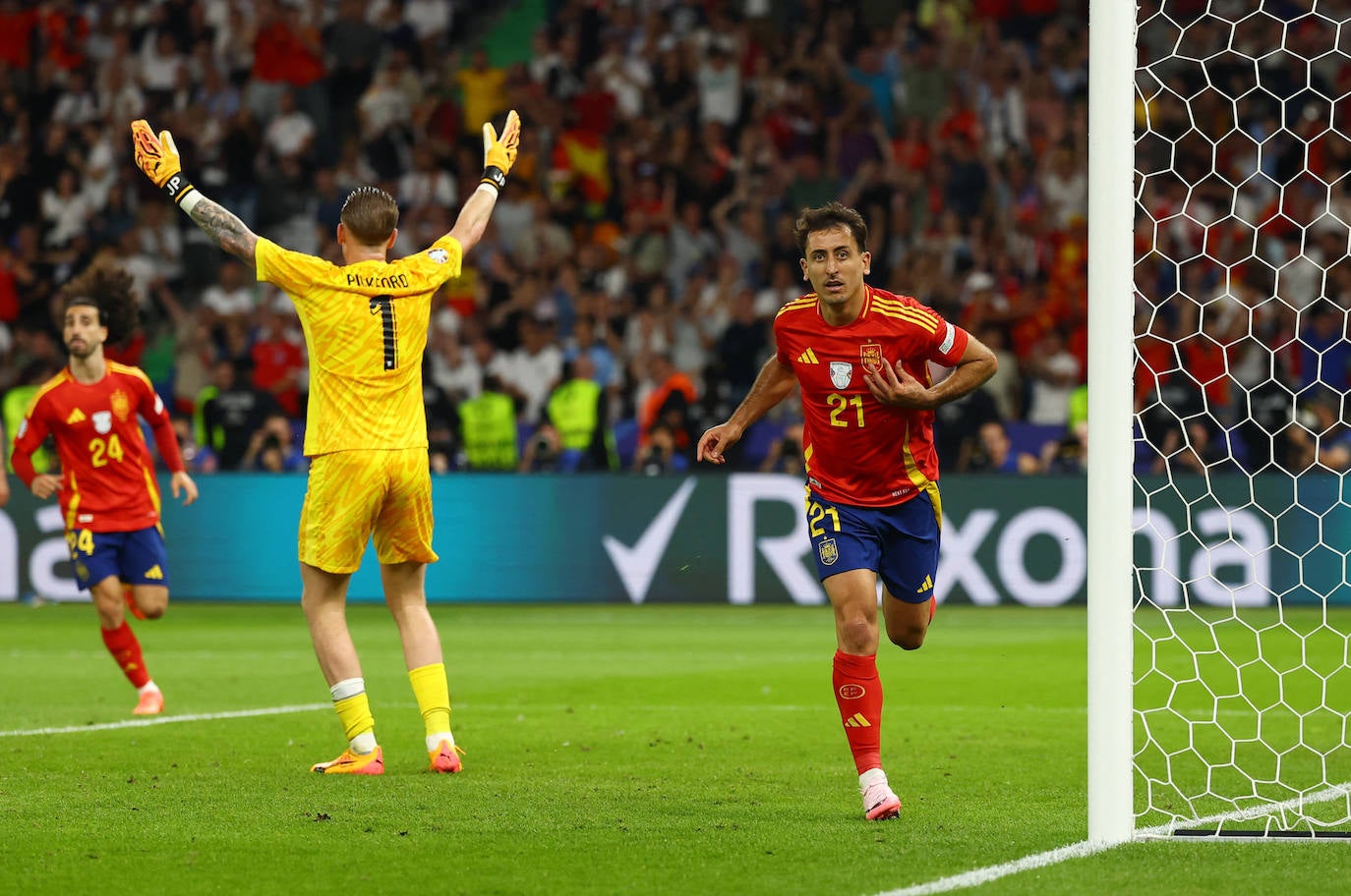 El histórico gol de Mikel Oyarzabal fotograma a fotograma