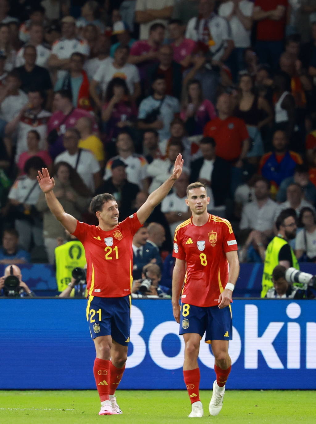 El histórico gol de Mikel Oyarzabal fotograma a fotograma