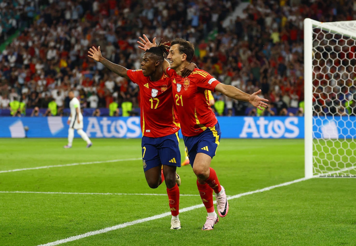 El histórico gol de Mikel Oyarzabal fotograma a fotograma