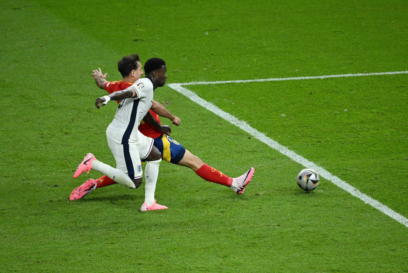 El histórico gol de Mikel Oyarzabal fotograma a fotograma