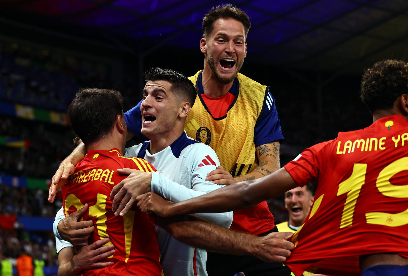 El histórico gol de Mikel Oyarzabal fotograma a fotograma