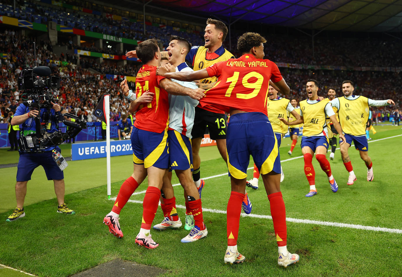 El histórico gol de Mikel Oyarzabal fotograma a fotograma