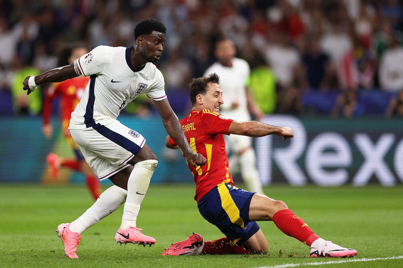 El histórico gol de Mikel Oyarzabal fotograma a fotograma