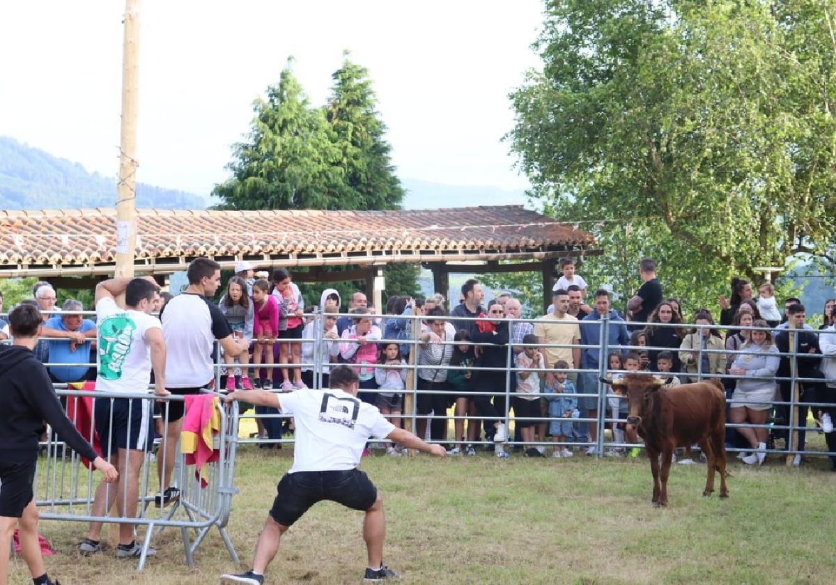 Giro ederra eta jende ugari izan dira San Andres auzoko jaietan