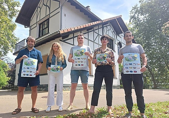 Responsables municipales y técnicos en la presentación celebrada en el parque Ave Maria.