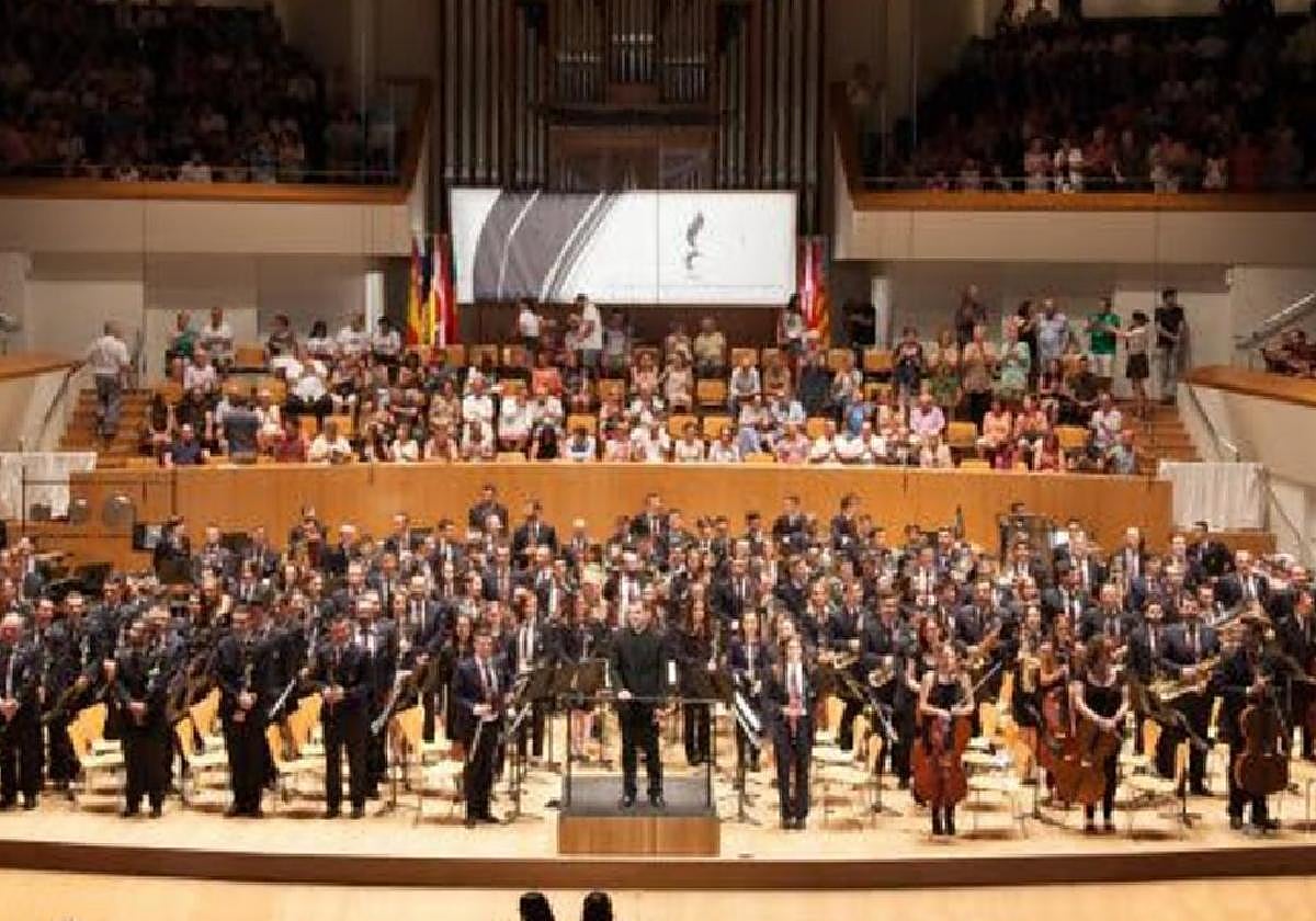 La banda de la agrupación musical 'Los silos', de Burjassot, llegará con 90 instrumentistas dirigidos por Francisco Javier López.