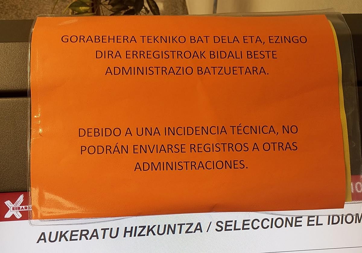 Las afecciones de la caída de los sistemas de Microsoft en Gipuzkoa: del vuelo cancelado a ordenadores que no arrancan