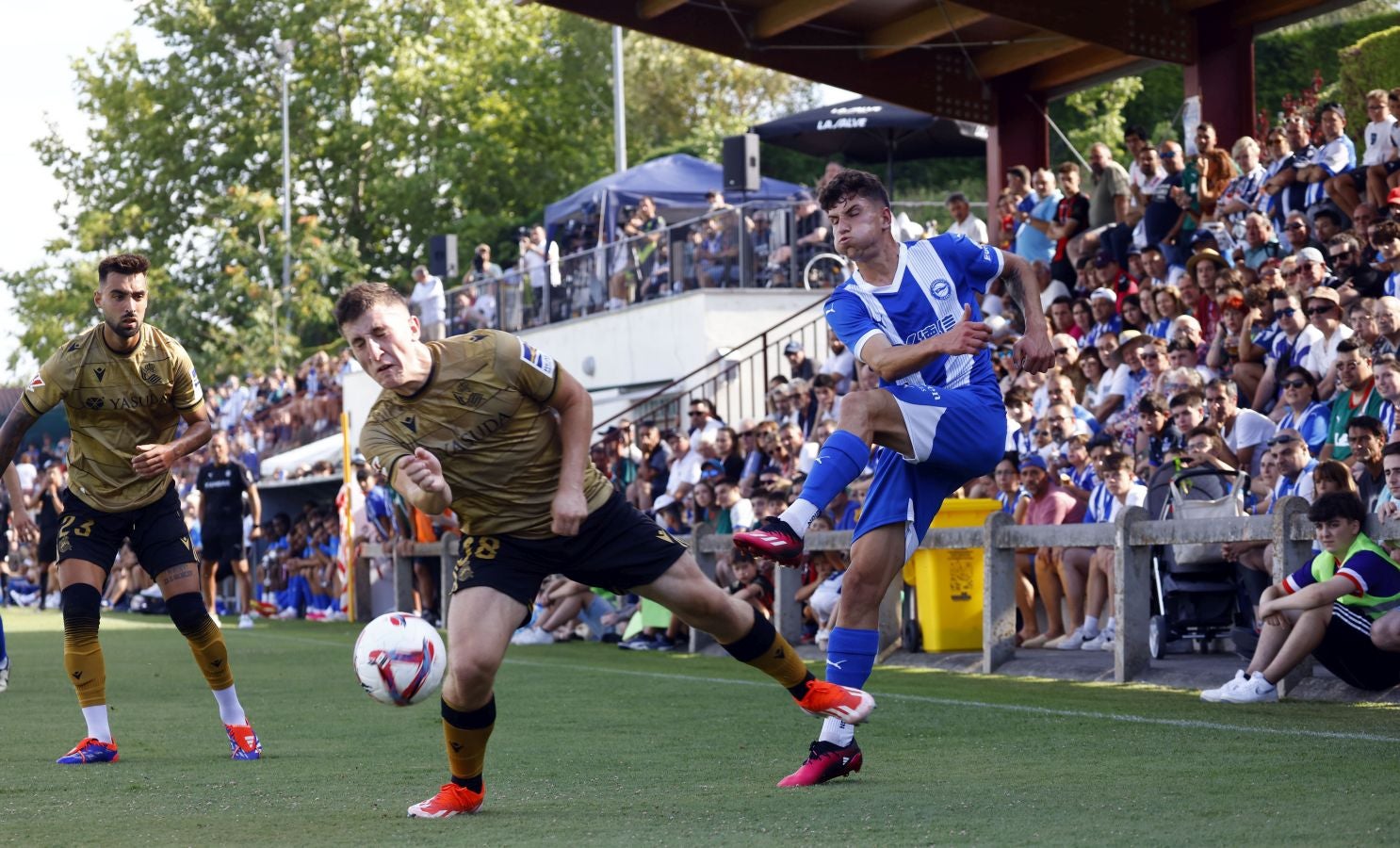 Galería de fotos del amistoso disputado entre Alavés y Real Sociedad en Laguardia