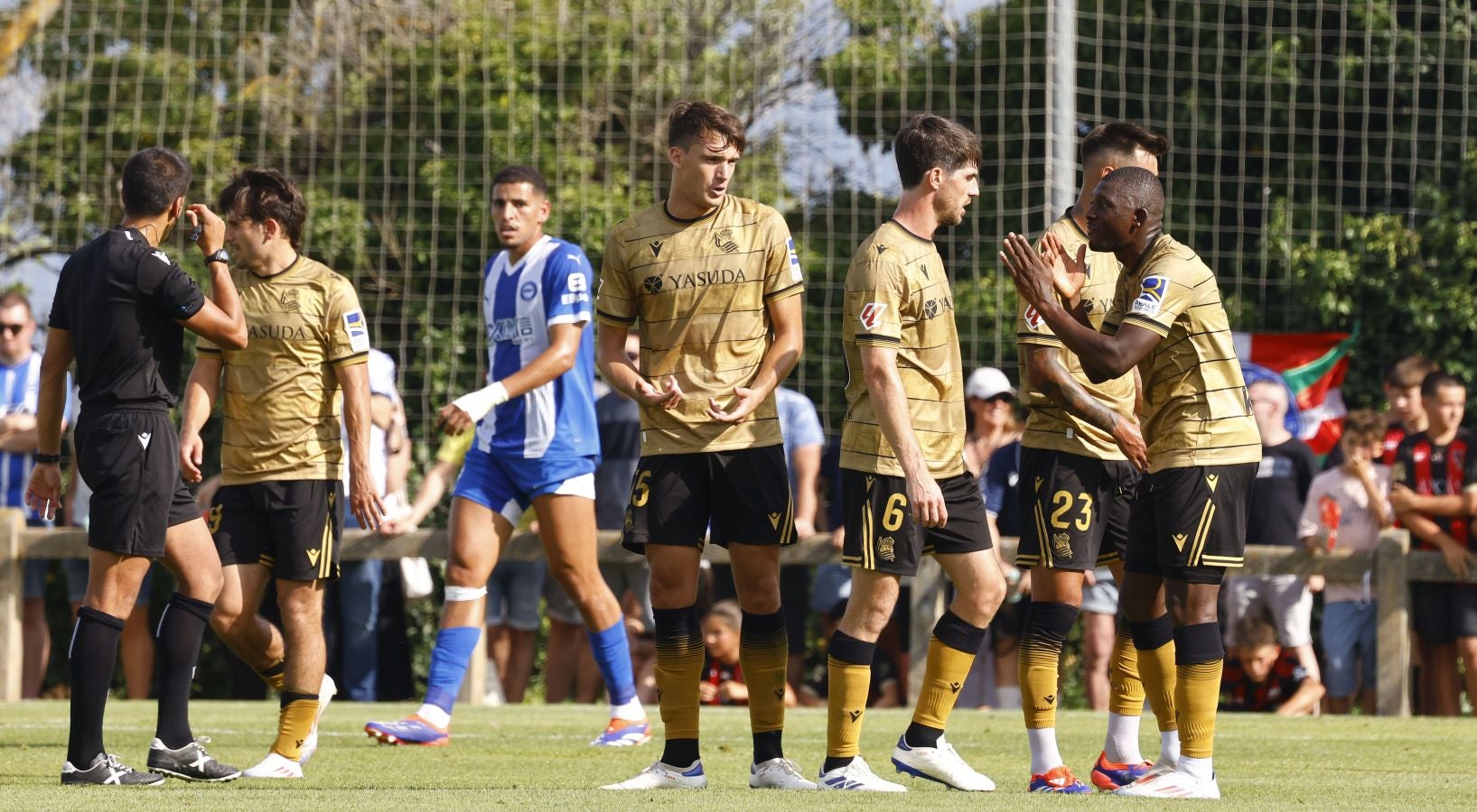 Galería de fotos del amistoso disputado entre Alavés y Real Sociedad en Laguardia