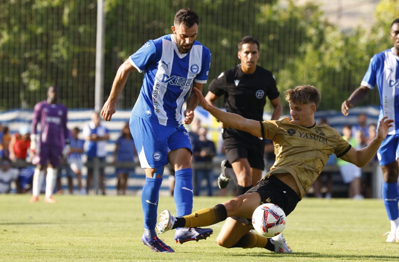 Galería de fotos del amistoso disputado entre Alavés y Real Sociedad en Laguardia