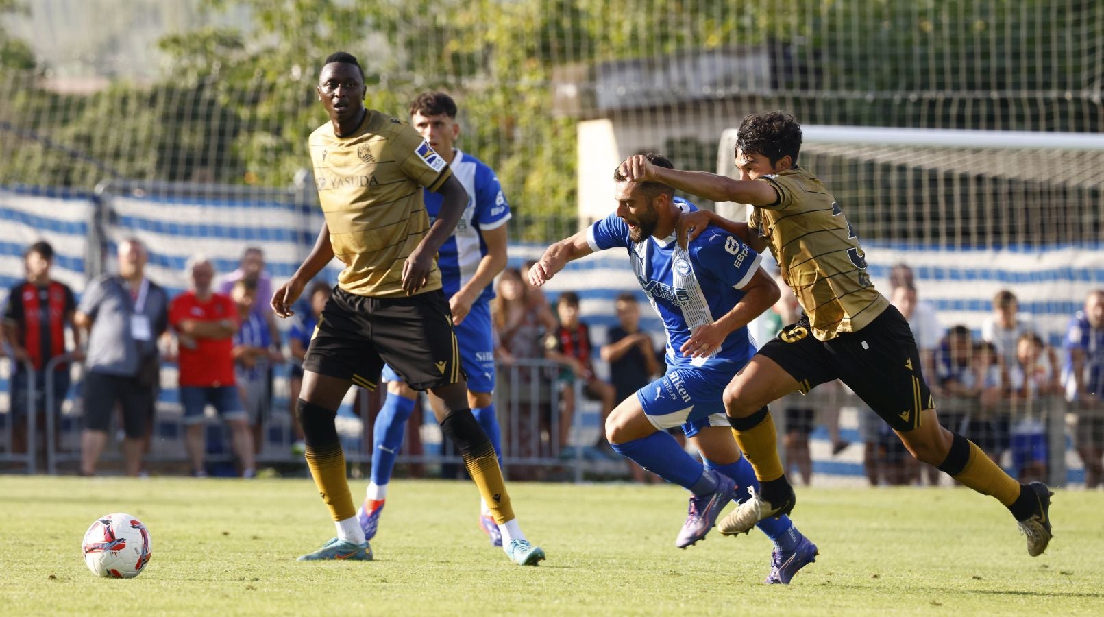 Galería de fotos del amistoso disputado entre Alavés y Real Sociedad en Laguardia