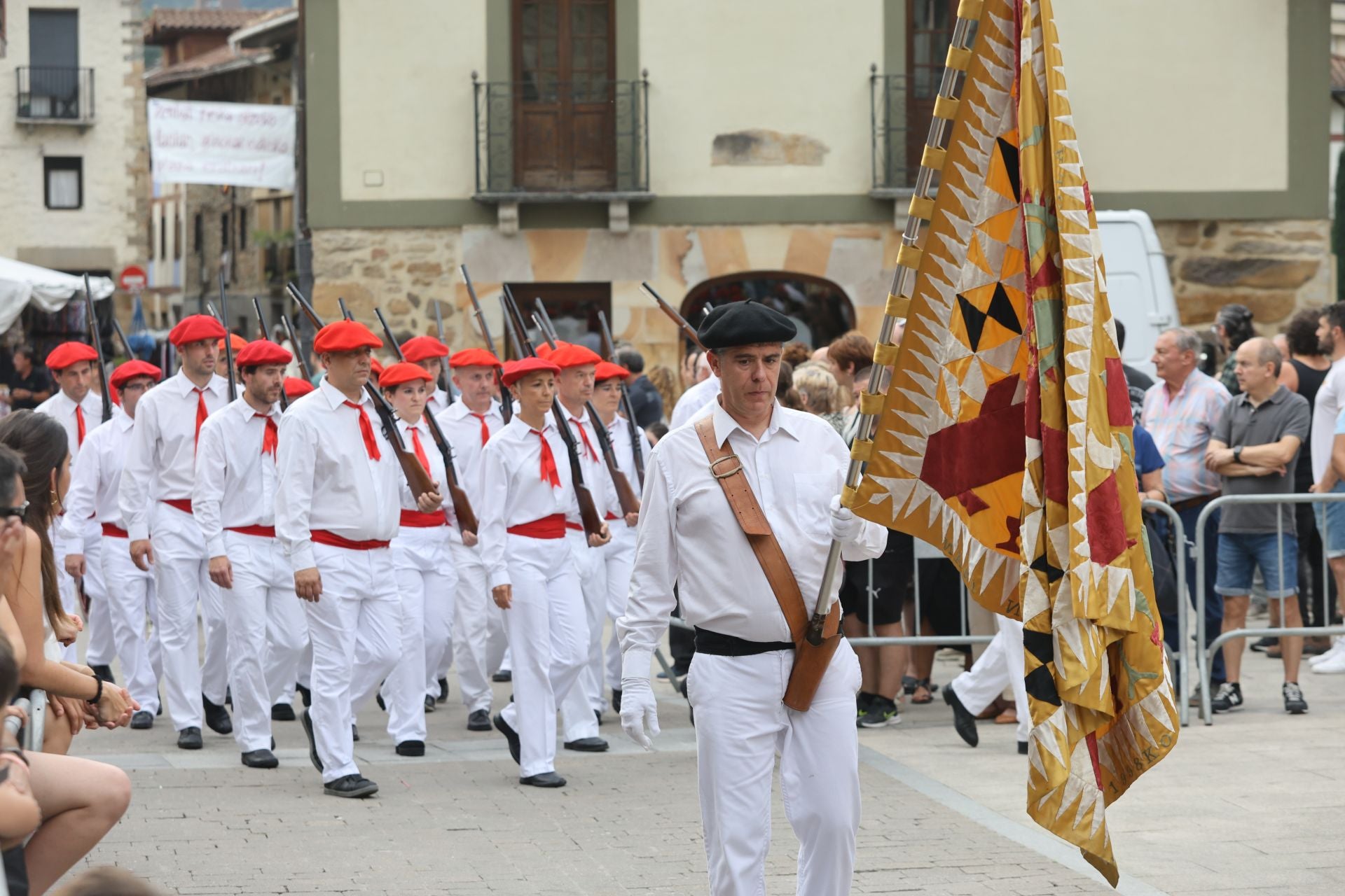 Antzuola celebra el Alarde del Moro