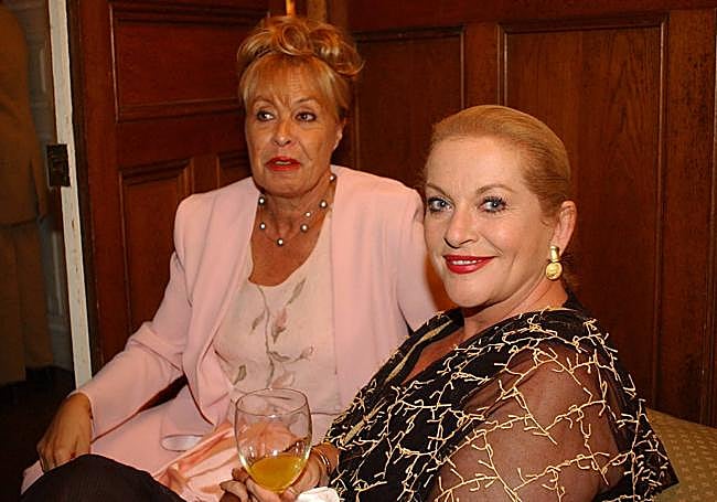 Gemma Cuervo y Concha Cuetos en el Festival en 2002.