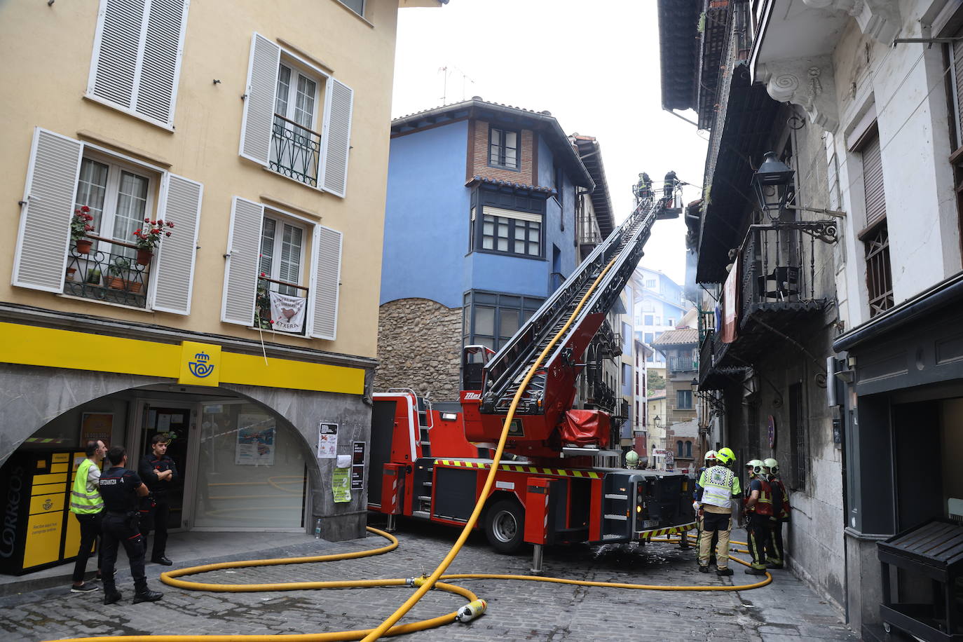 Las imágenes del incendio en Mutriku