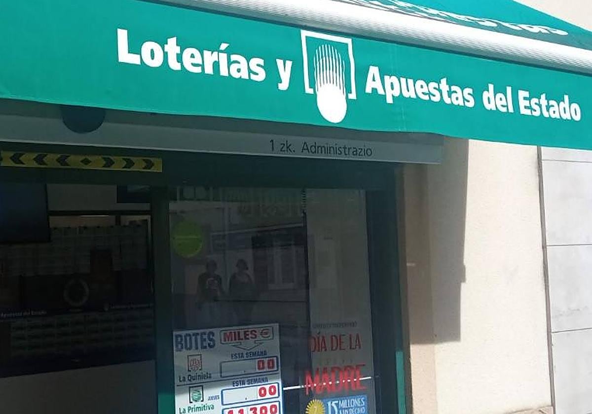 Una imagen de la Administración 'Hondarribia Loteriak' situada en la calle Zuloaga n. 8, de Hondarribia