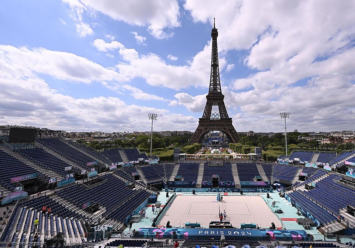El estadio de volley playa, a los pies de la Torre Eiffel.