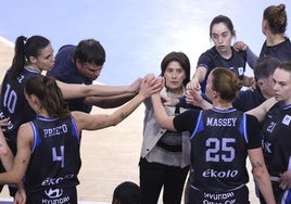 Final de un tiempo muerto en un partido del IDK en el Gasca.