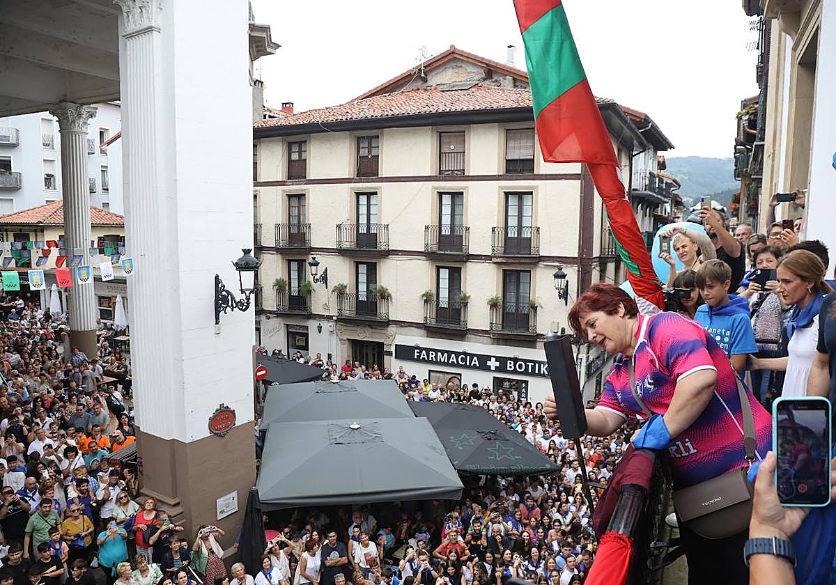 El txupinazo oficial abre las fiestas de Santa Ana en Ordizia