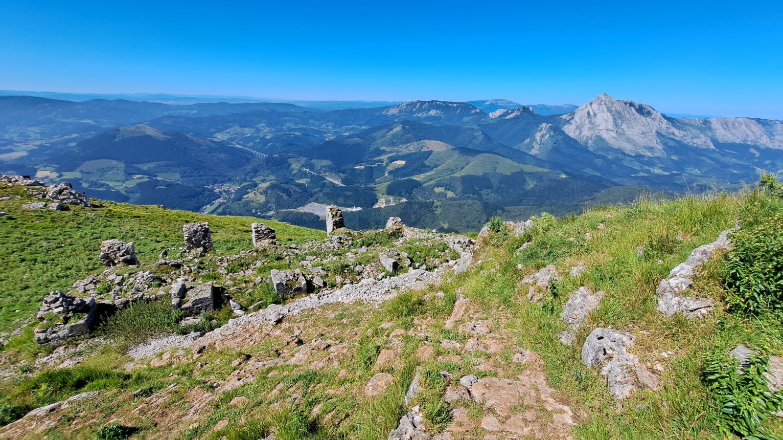 Udalatx, el gran escaparate de la muga