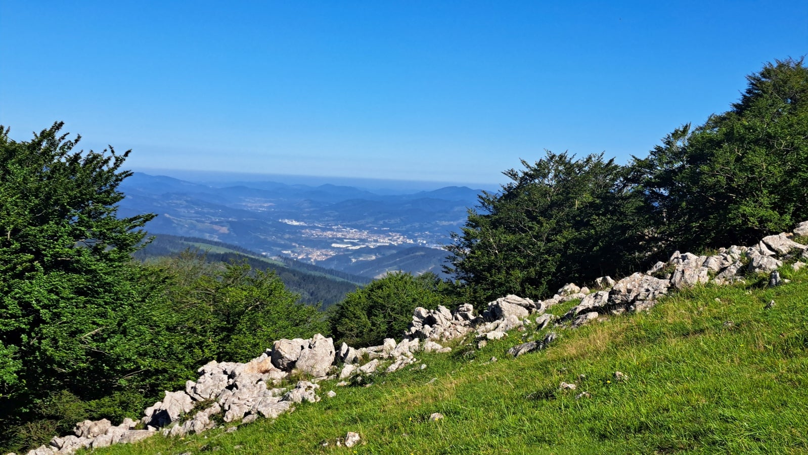 Udalatx, el gran escaparate de la muga