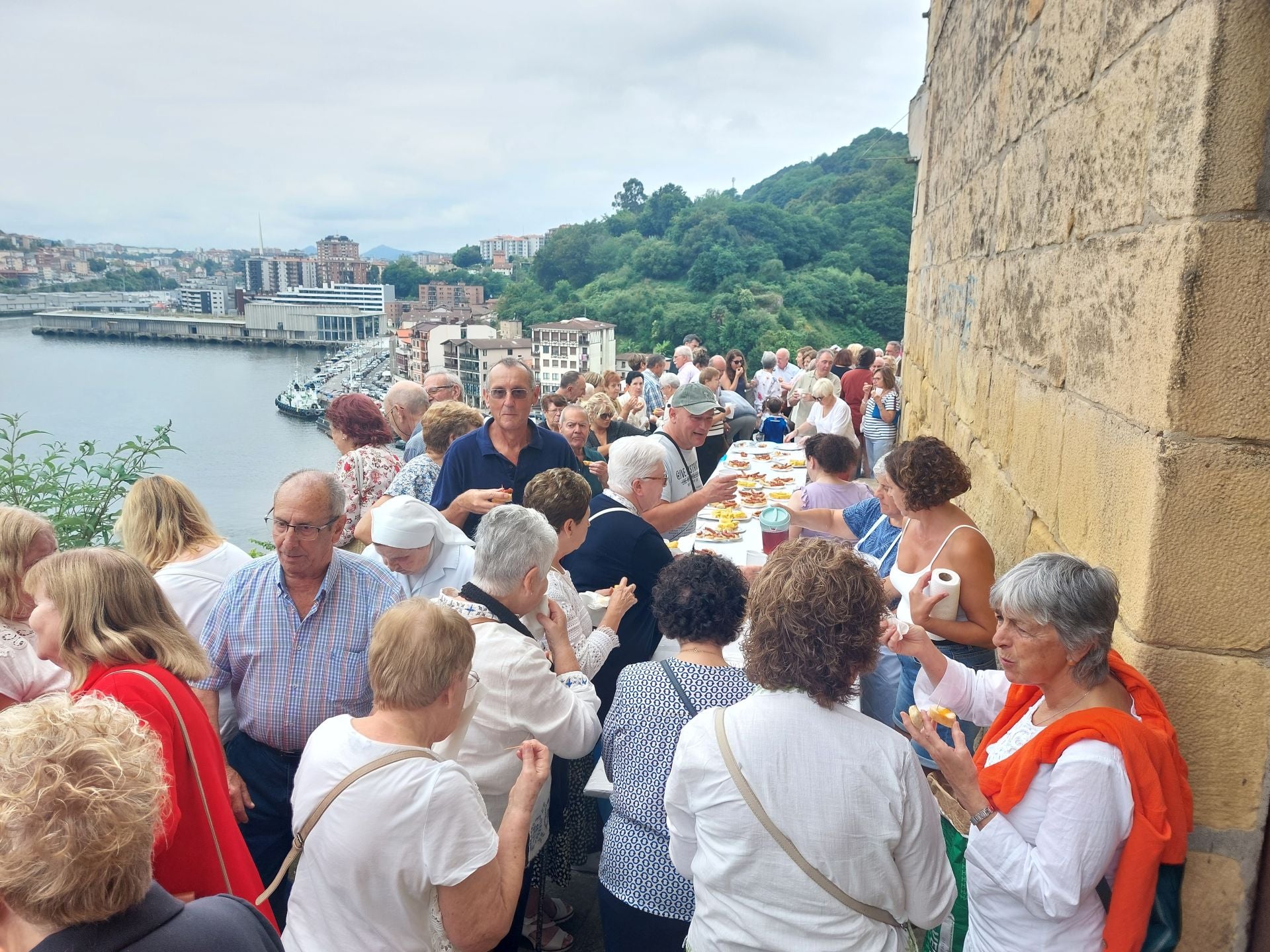 Las imágenes de la celebración de Santa Ana en Donibane